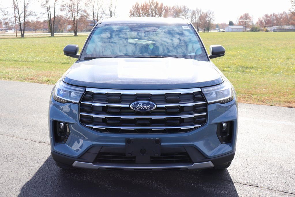 New 2026 Ford Explorer Active w/ Active Comfort Package image 2