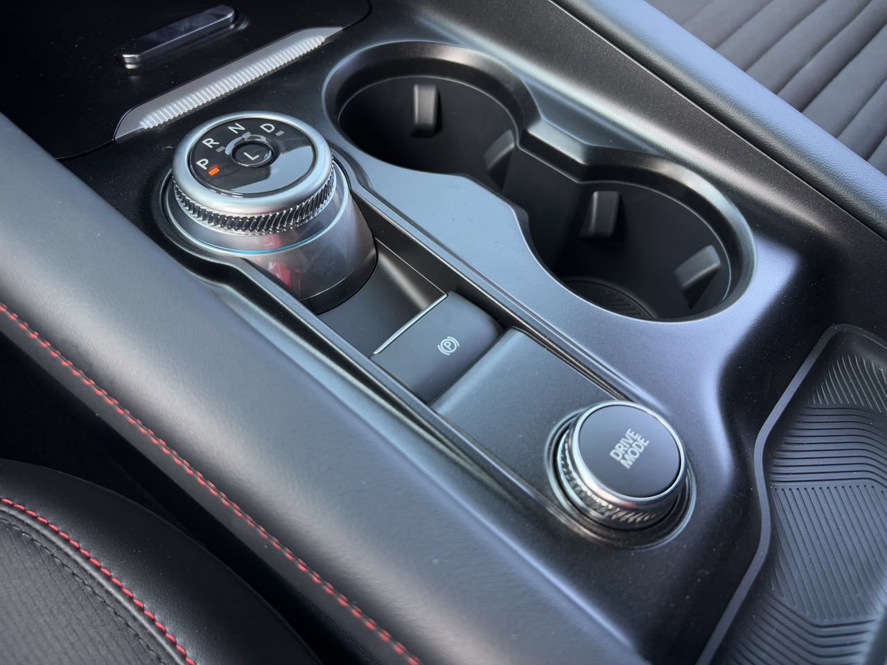 New 2025 Ford Explorer ST-Line w/ Premium Package AWD/4WD image 16