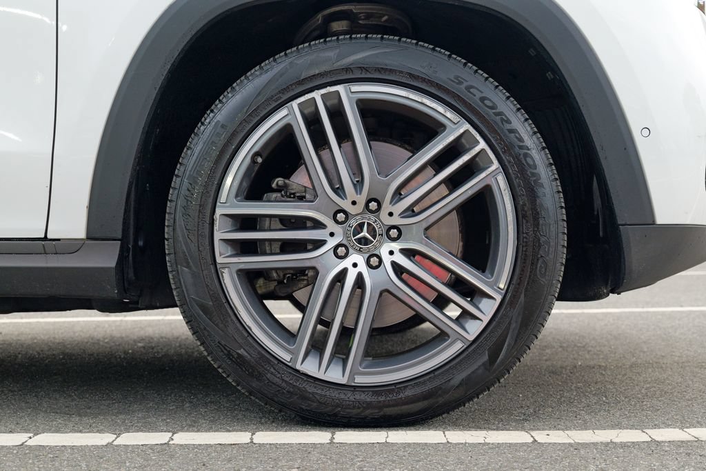 Used 2024 Mercedes-Benz GLS 450 4MATIC image 12
