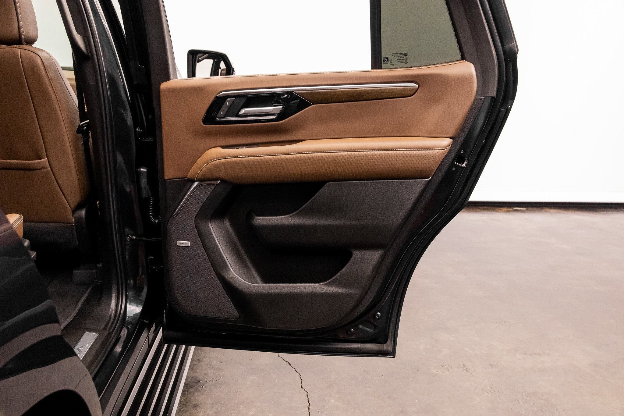 Used 2025 Chevrolet Tahoe High Country image 34