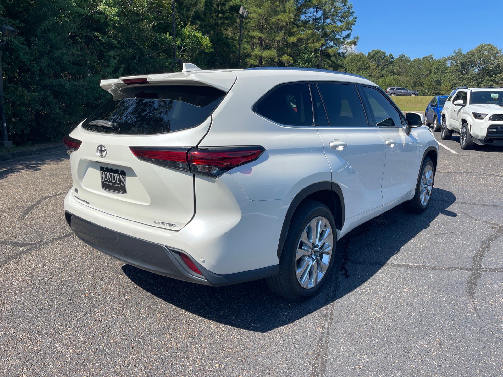 Used 2021 Toyota Highlander Limited FWD image 17