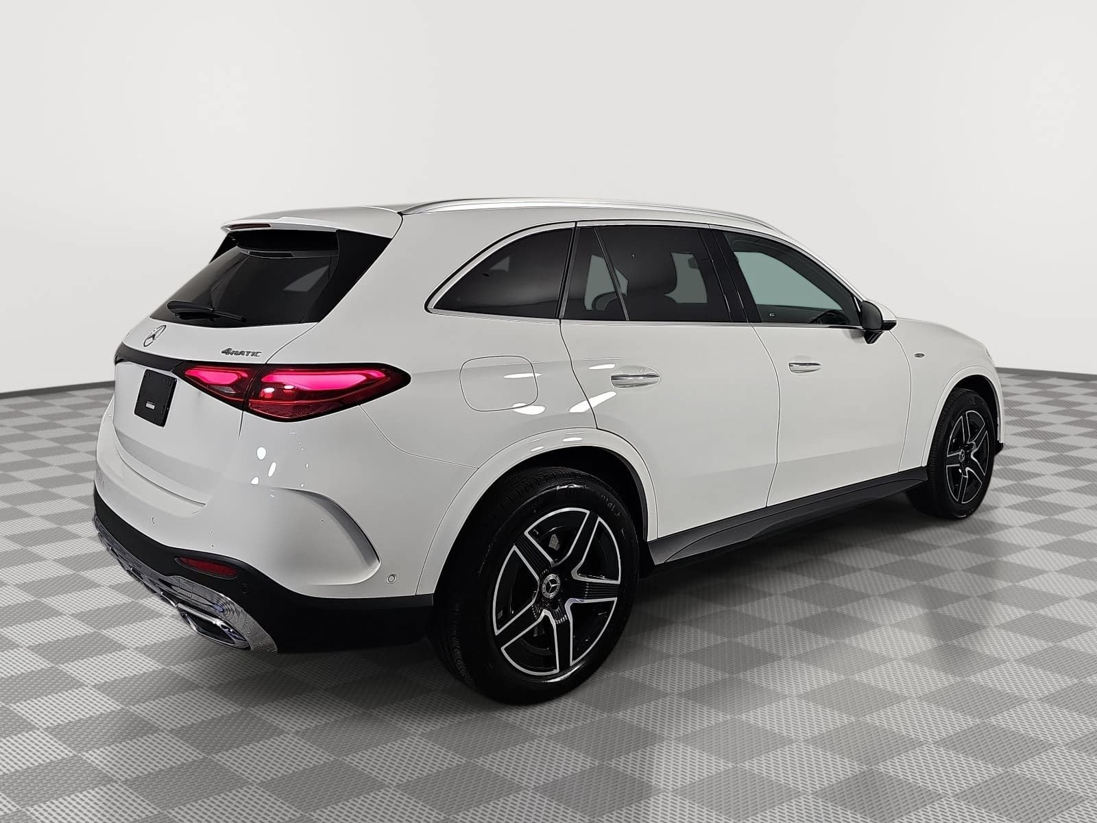 Used 2025 Mercedes-Benz GLC 350e 4MATIC w/ AMG Line image 8