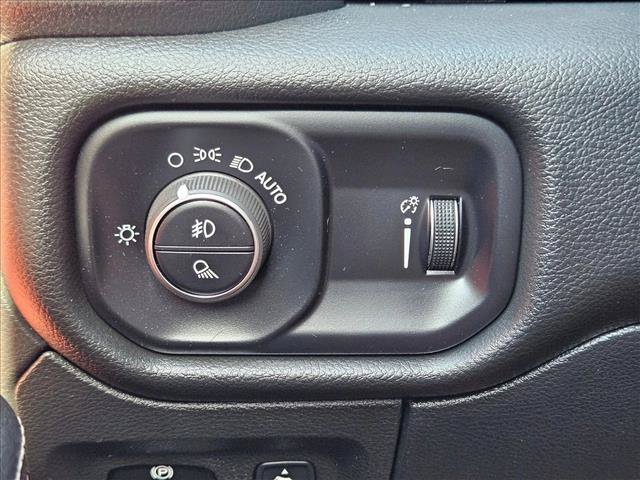 Used 2021 Jeep Gladiator Overland AWD/4WD image 11