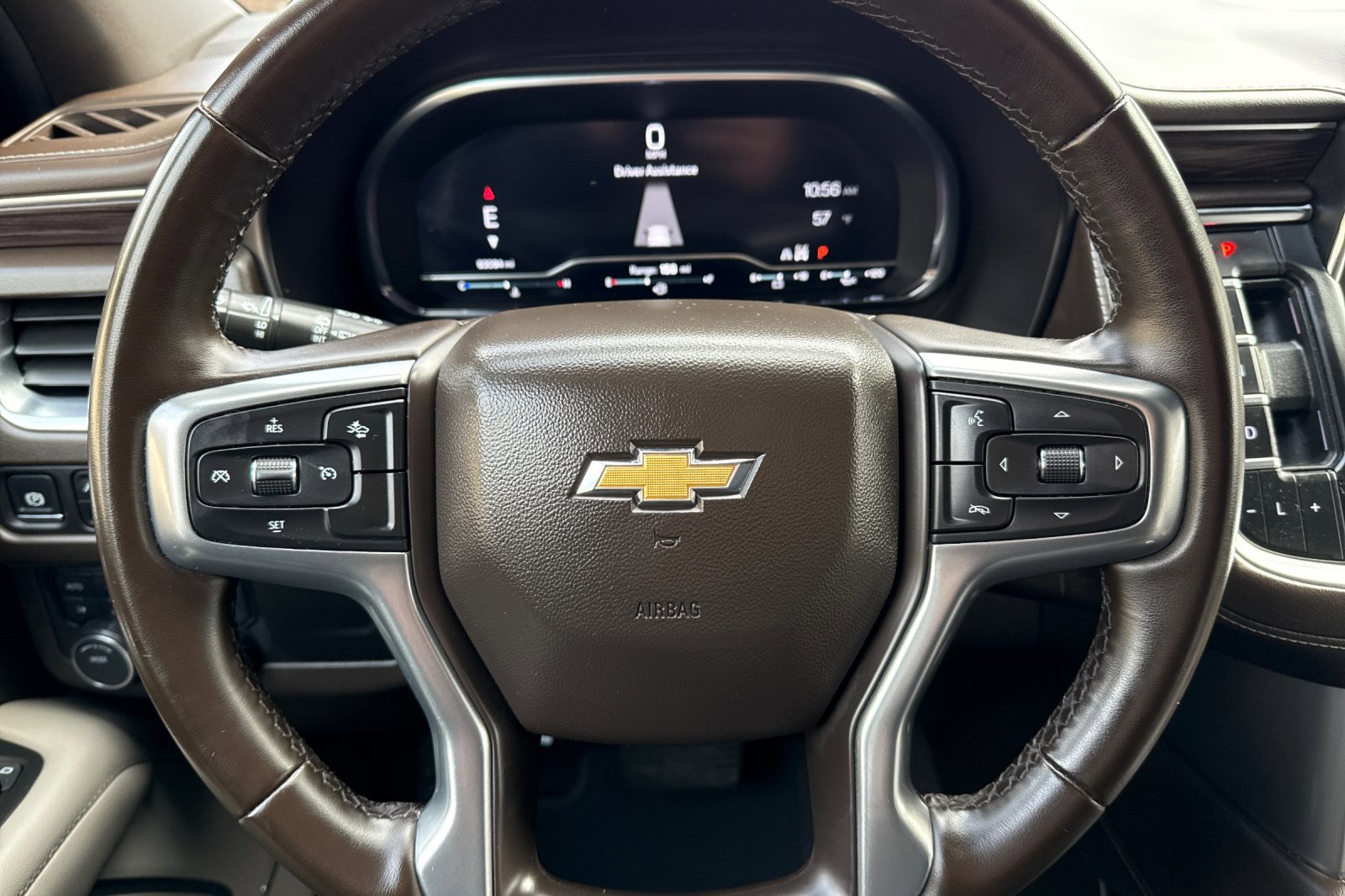 Used 2024 Chevrolet Suburban LT image 30