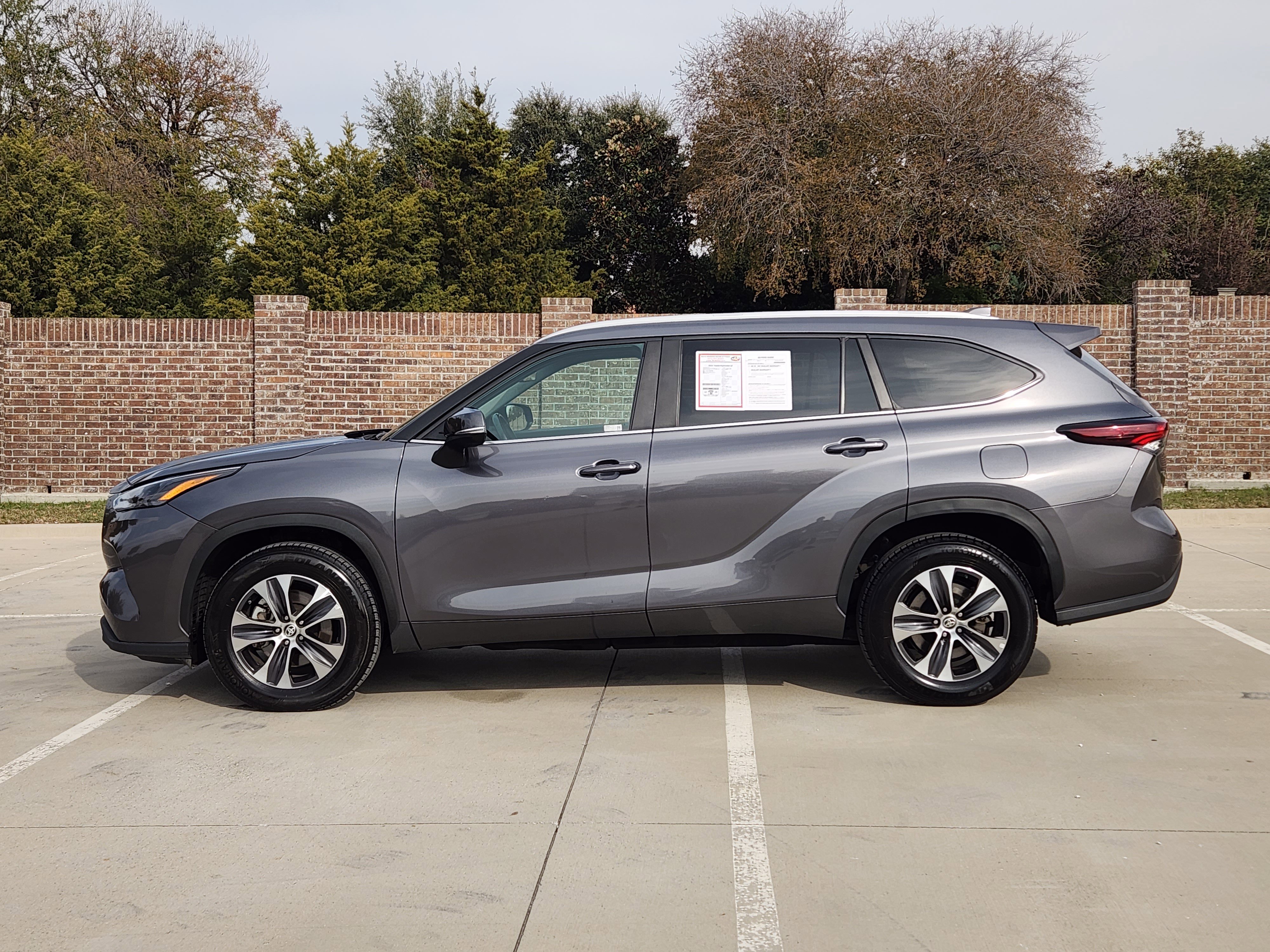 Used 2024 Toyota Highlander XSE image 5