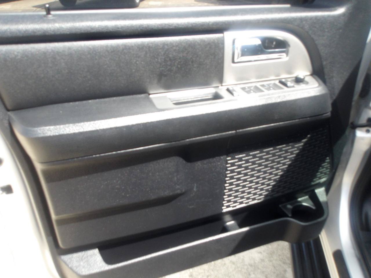 Used 2015 Ford Expedition XLT w/ Equipment Group 201A RWD image 18