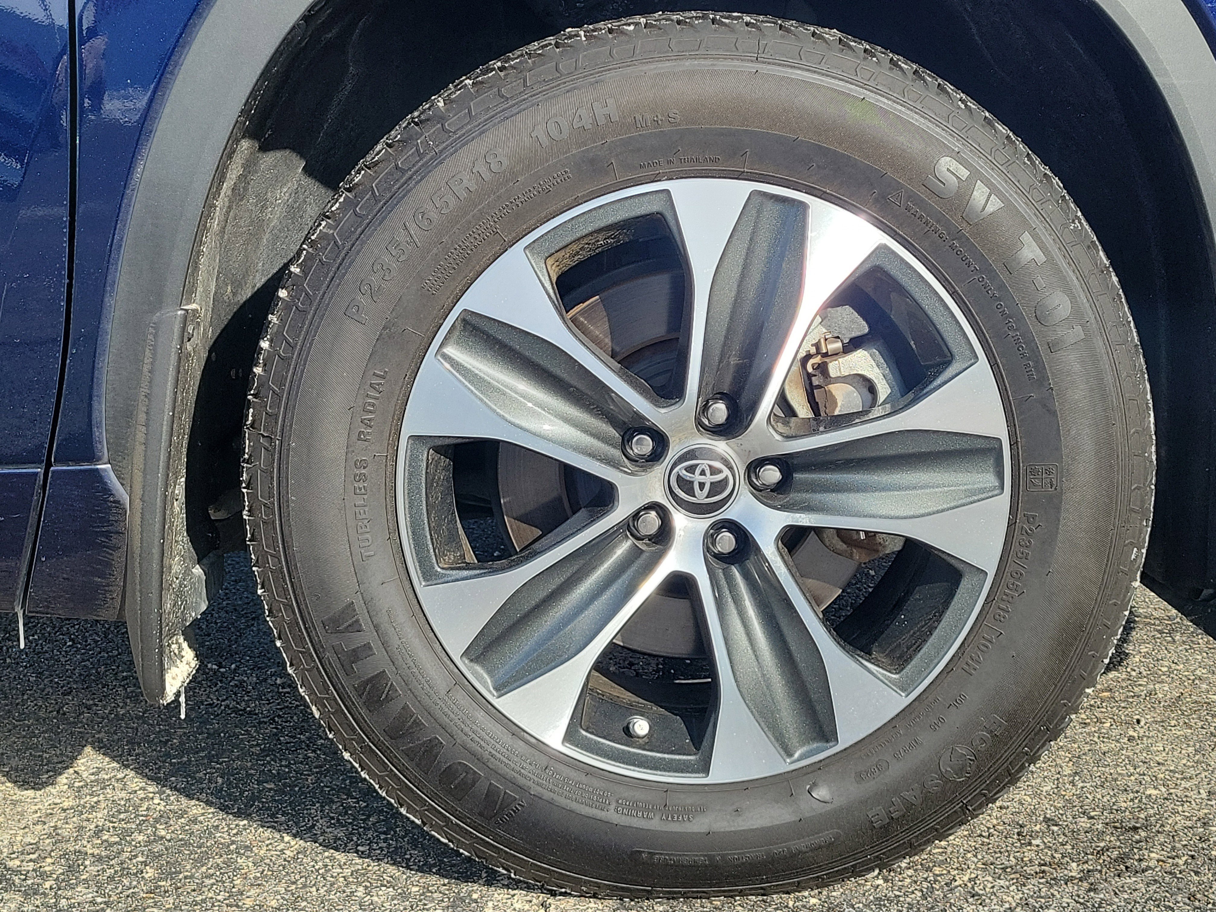 Used 2022 Toyota Highlander XLE image 5