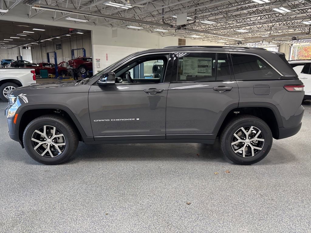 New 2025 Jeep Grand Cherokee Limited image 4
