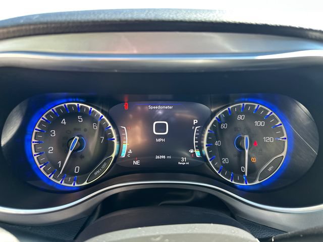 Used 2025 Chrysler Pacifica Limited AWD/4WD image 30
