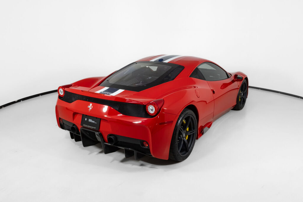 Used 2015 Ferrari 458 Speciale Coupe RWD image 9