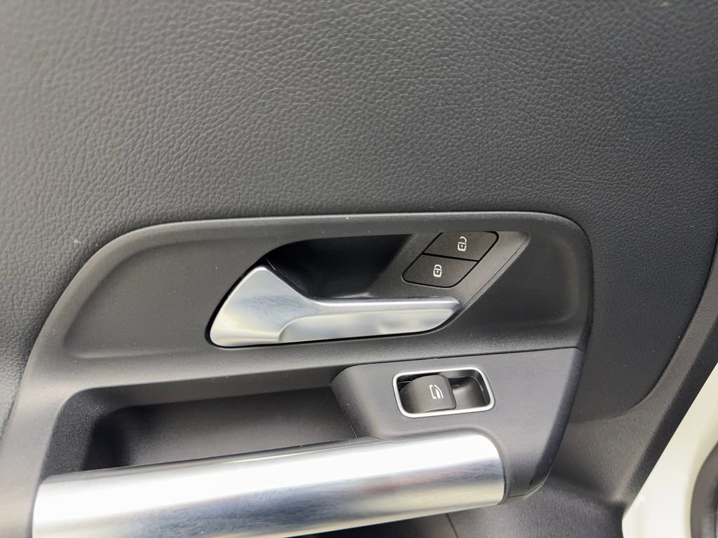 Used 2021 Mercedes-Benz GLA 250 image 34