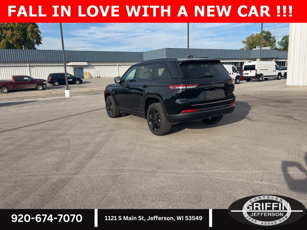 New 2025 Jeep Grand Cherokee Limited w/ Luxury Tech Group II image 13
