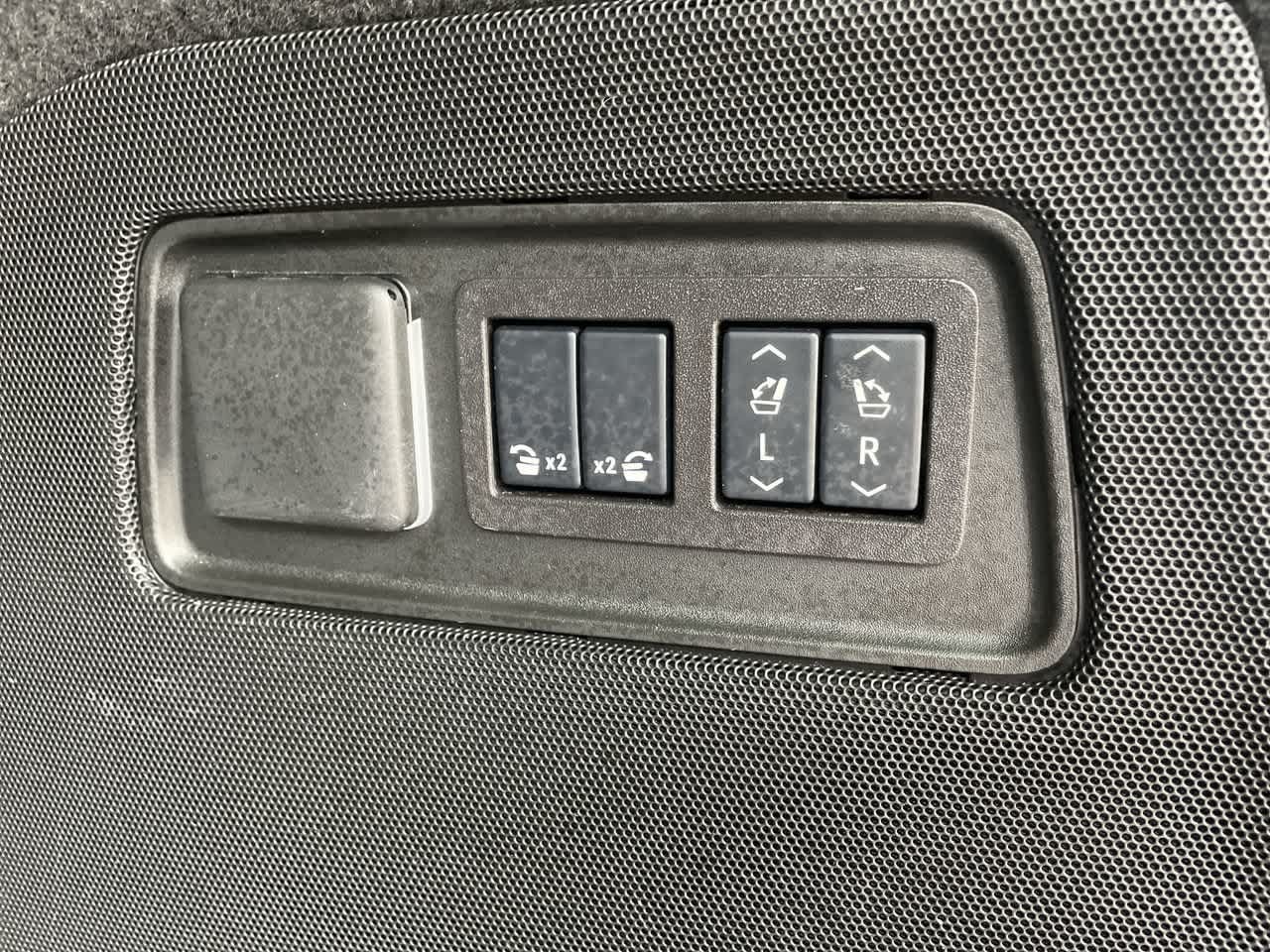 Certified 2025 Cadillac Escalade Premium Luxury w/ LPO, Floor Liner Package AWD/4WD image 18