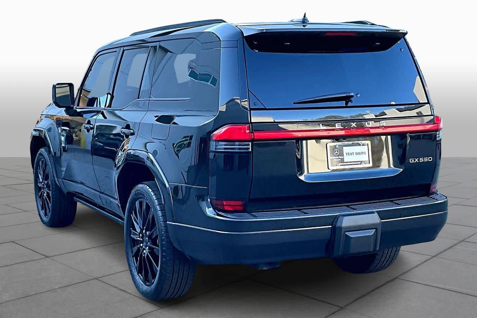 Used 2024 Lexus GX 550 w/ Accessory Package (2T) AWD/4WD image 11