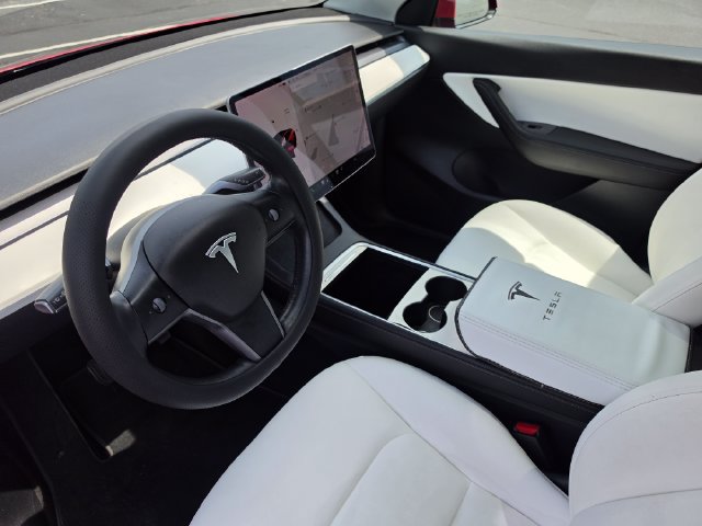 Used 2022 Tesla Model Y Long Range AWD/4WD image 23