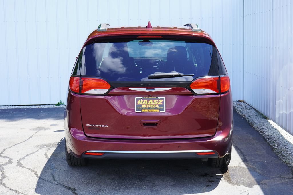Used 2017 Chrysler Pacifica Touring-L Plus w/ Tire & Wheel Group FWD image 5