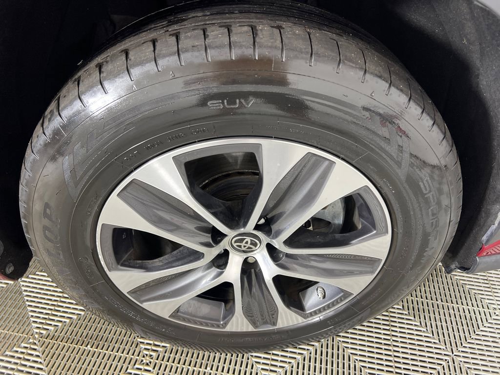 Used 2023 Toyota Highlander XLE image 13