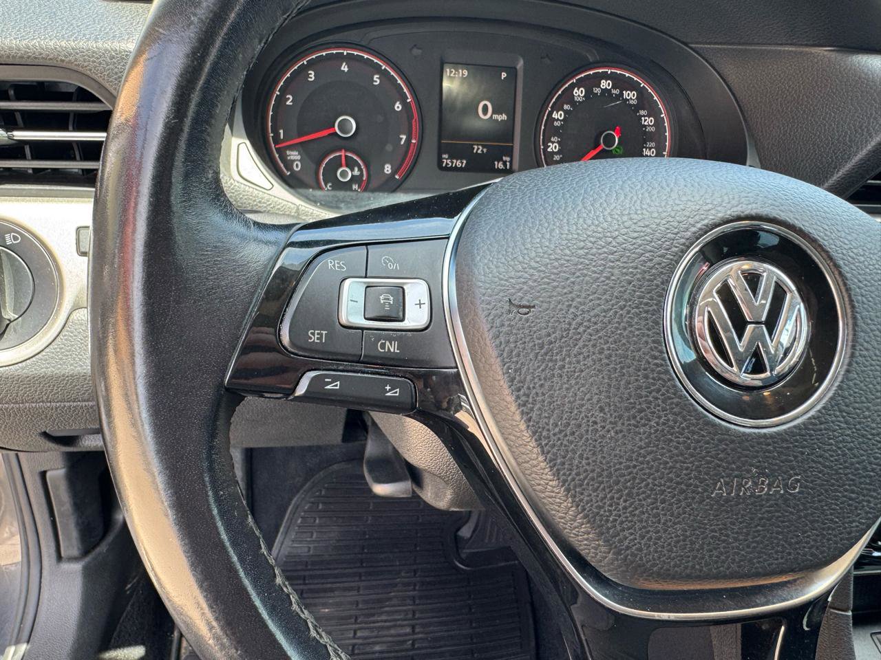 Used 2020 Volkswagen Passat 2.0T SE image 30