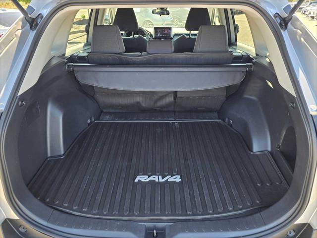 Used 2024 Toyota RAV4 LE AWD/4WD image 14