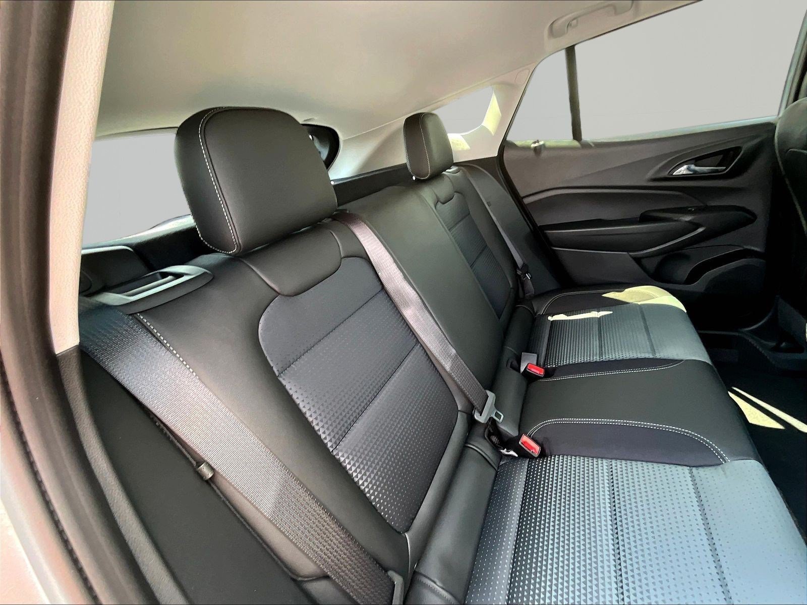 New 2026 Chevrolet Trax LT w/ Sunroof Package FWD image 20