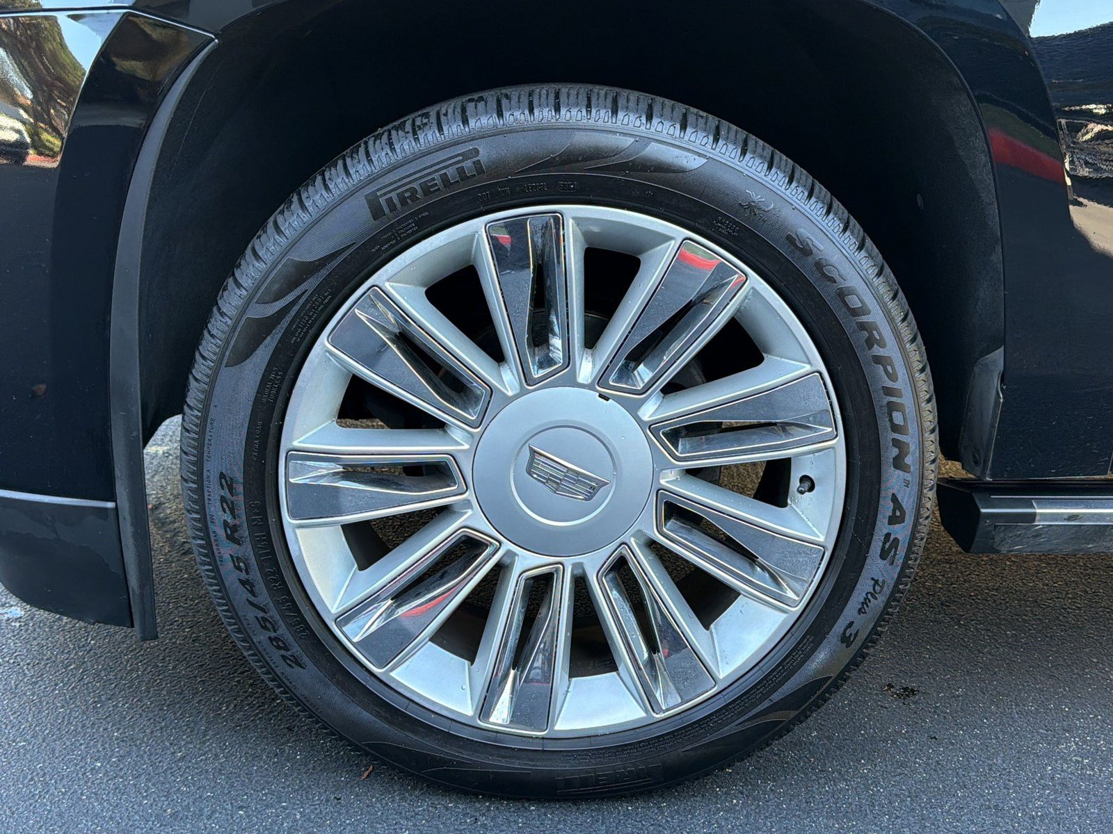 Used 2019 Cadillac Escalade ESV Platinum AWD/4WD image 13