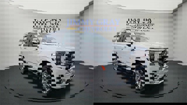 Used 2024 GMC Yukon SLT w/ SLT Luxury Package
