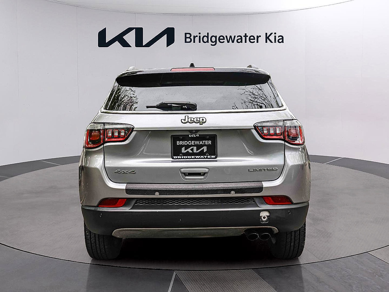 Used 2018 Jeep Compass Limited w/ Navigation Group AWD/4WD image 5