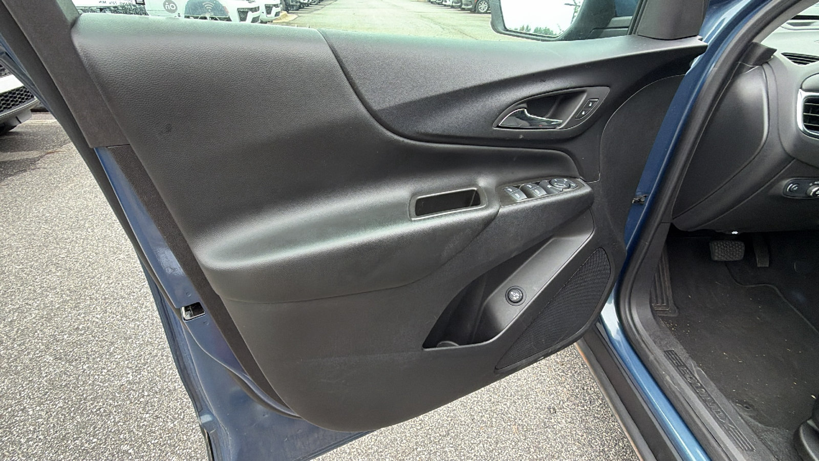 Used 2024 Chevrolet Equinox LT AWD/4WD image 14
