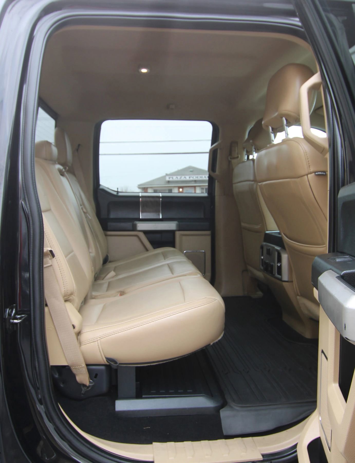 Used 2019 Ford F250 Lariat w/ Lariat Value Package image 12