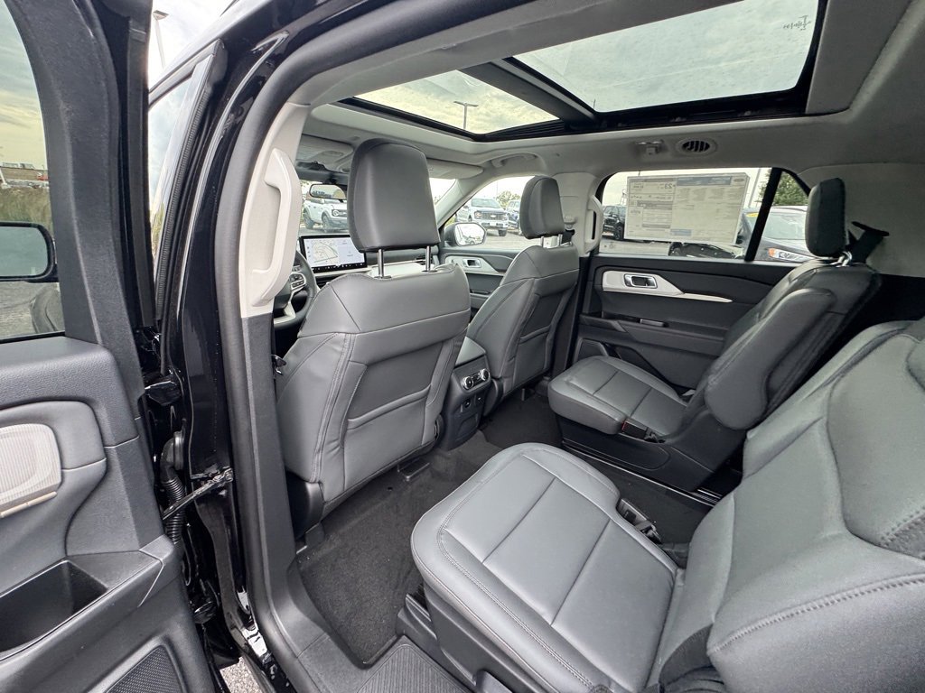 New 2025 Ford Explorer Active w/ Active Comfort Package image 12