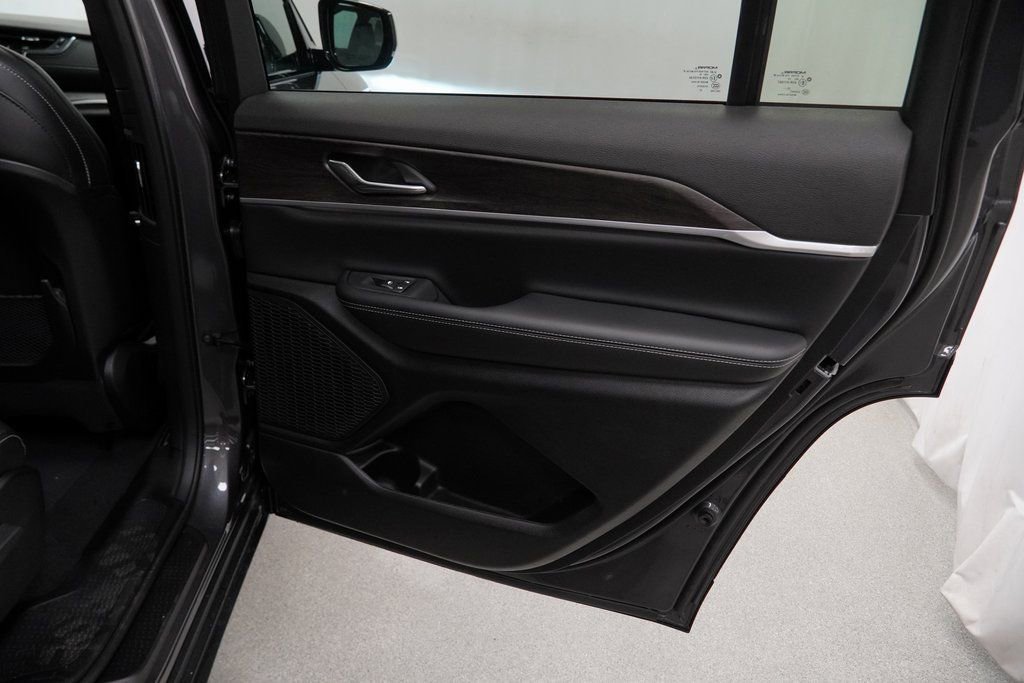 New 2025 Jeep Grand Cherokee L Limited image 35