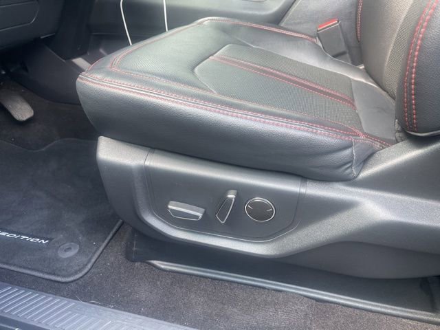 Used 2023 Ford Expedition Limited image 5