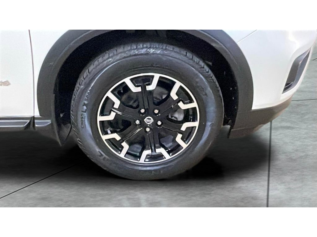 Used 2020 Nissan Pathfinder SV image 19