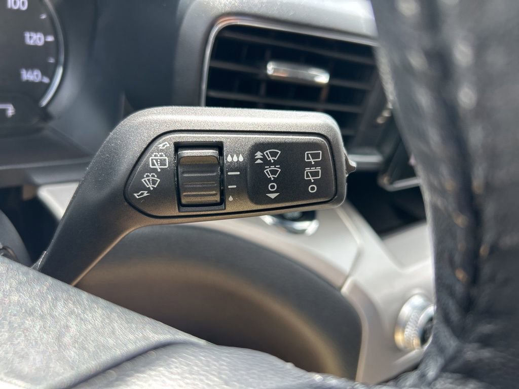 Used 2021 Ford Explorer XLT w/ Equipment Group 202A RWD image 27