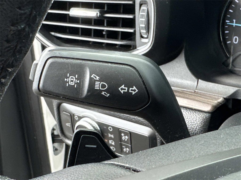 Used 2020 Ford Explorer Limited image 35