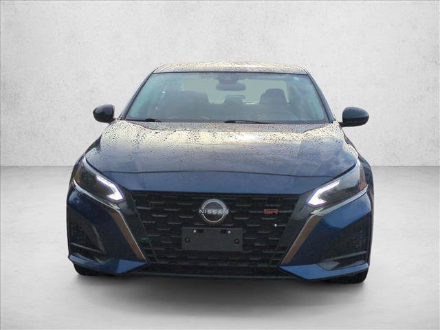 Used 2023 Nissan Altima 2.5 SR FWD image 2