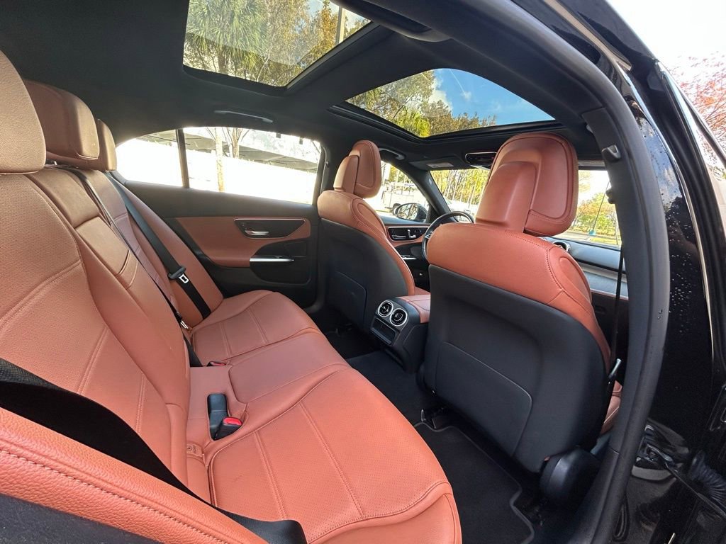 Used 2025 Mercedes-Benz C 300 Sedan image 35
