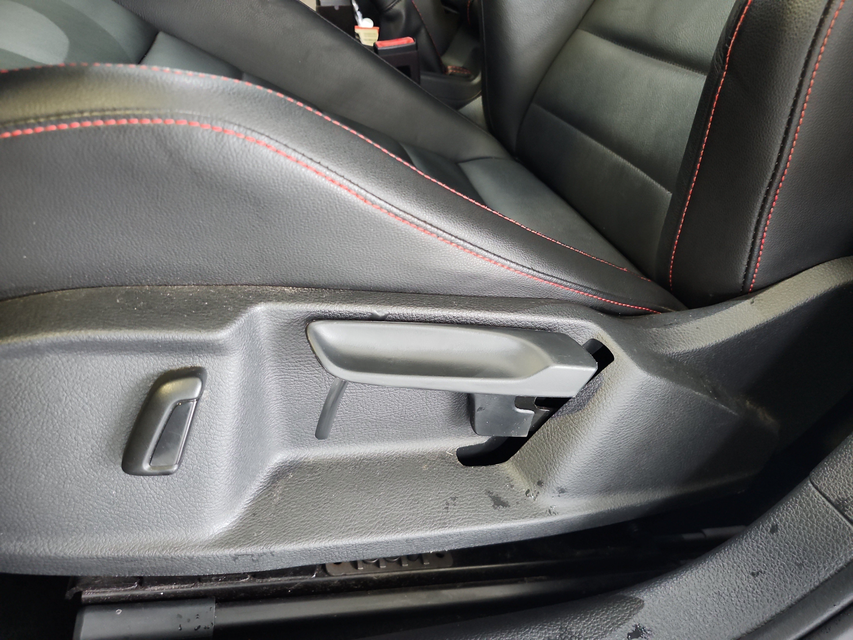 Used 2019 Volkswagen Golf 4-Door FWD image 15