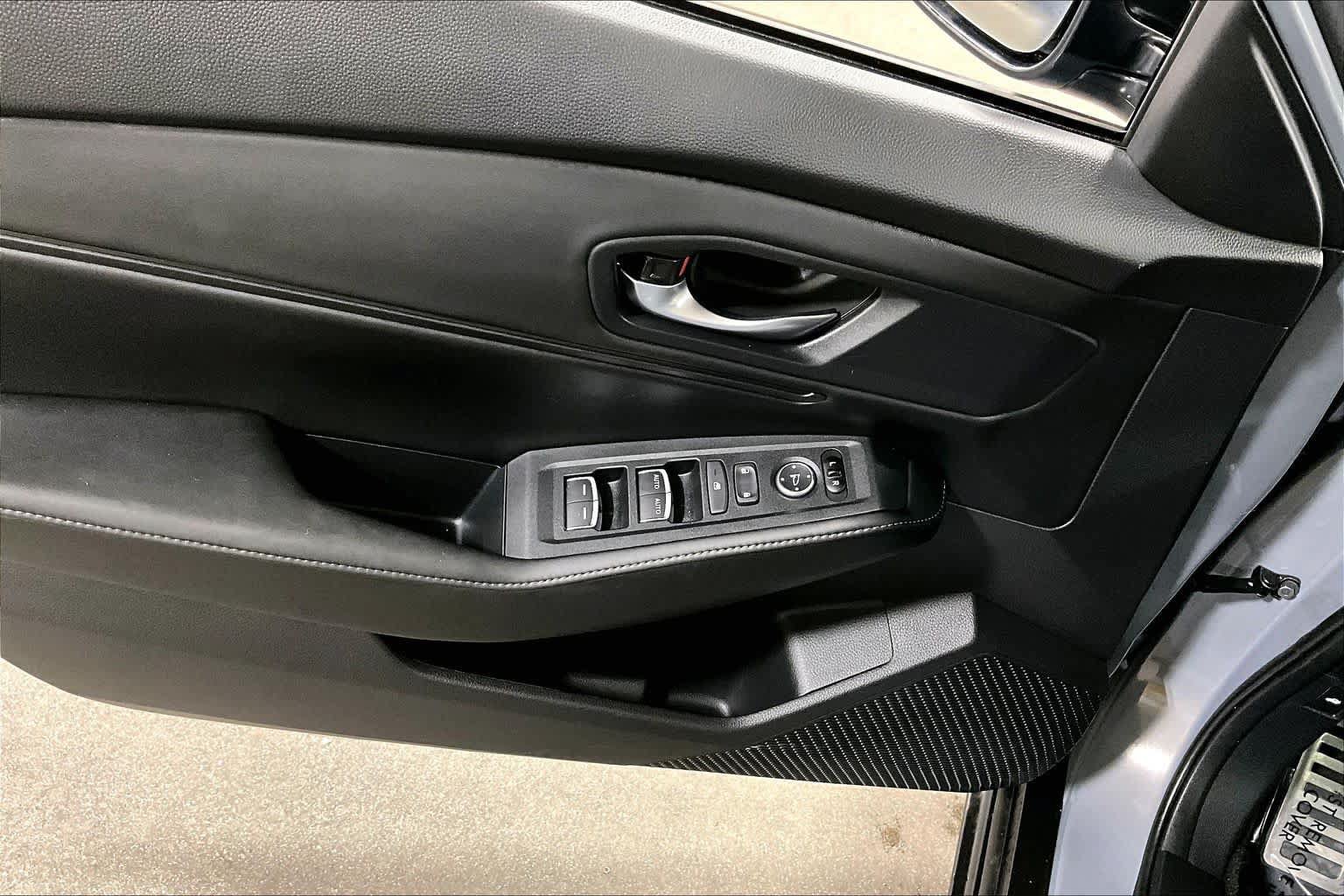 Used 2025 Honda Accord Sport image 36