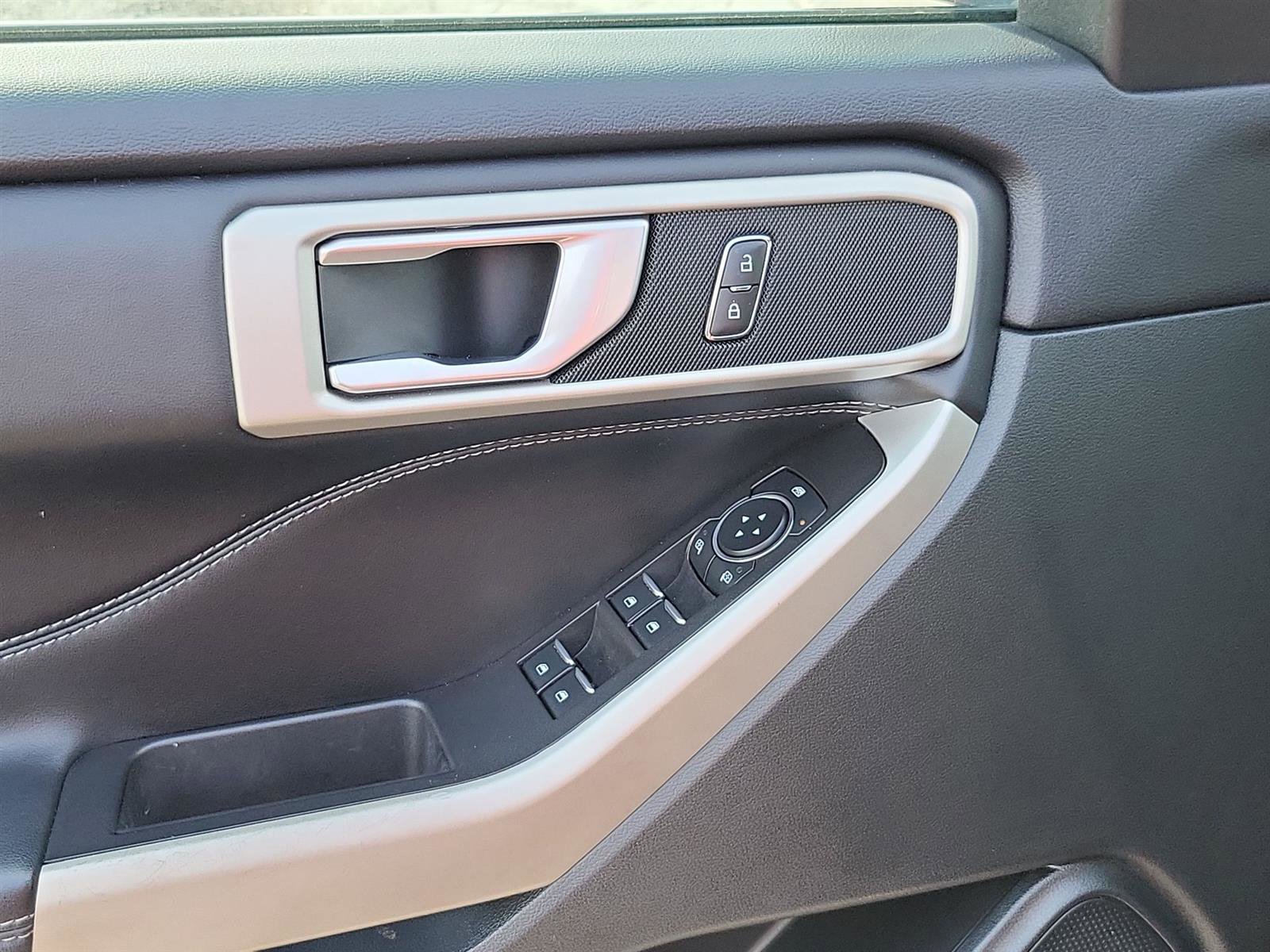 Used 2023 Ford Explorer XLT image 22