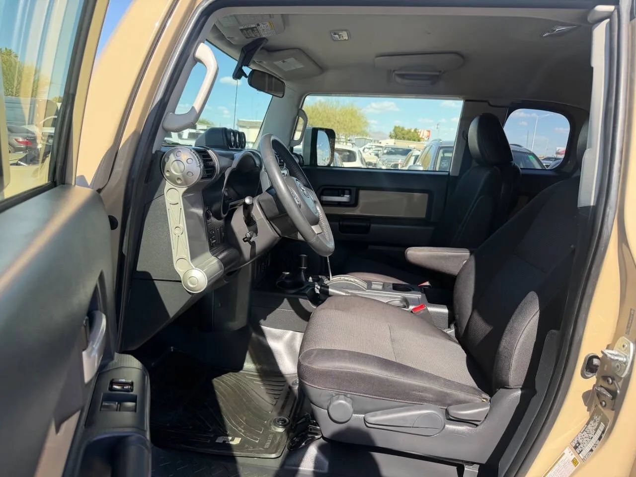 Used 2014 Toyota FJ Cruiser 4WD w/ Upgrade Package image 21