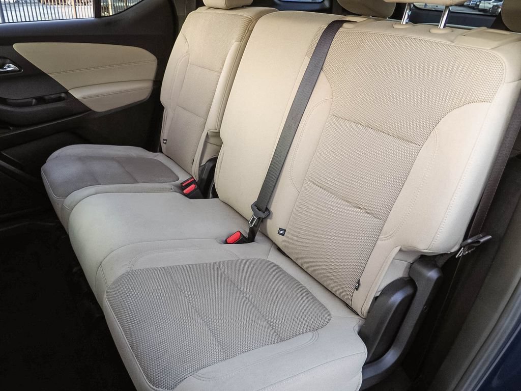 Certified 2023 Chevrolet Traverse LS w/ Safety Package FWD image 21