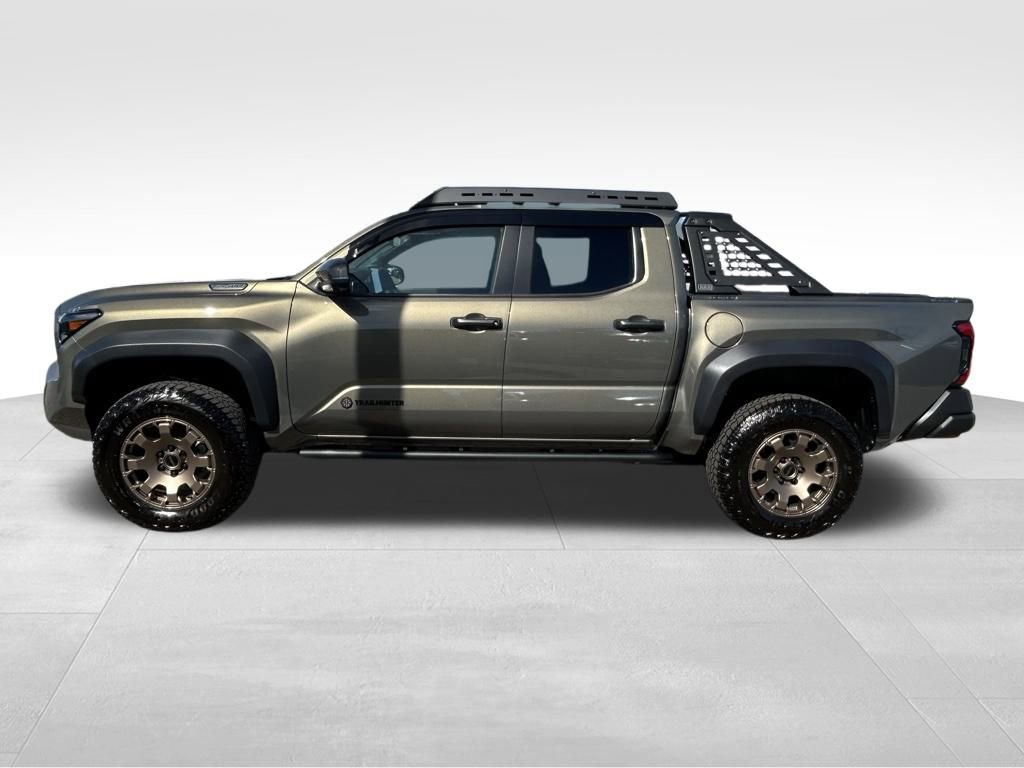 Used 2025 Toyota Tacoma Trailhunter image 2