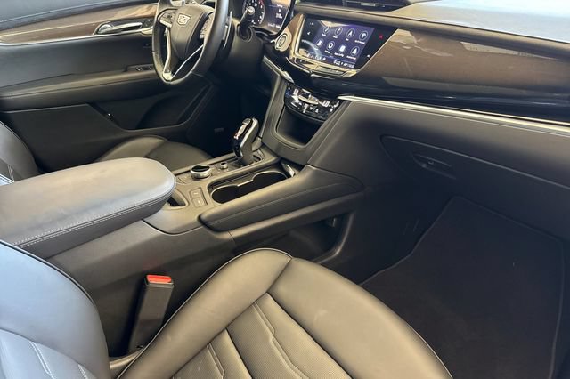 Certified 2025 Cadillac XT6 Sport w/ Platinum Package AWD/4WD image 17
