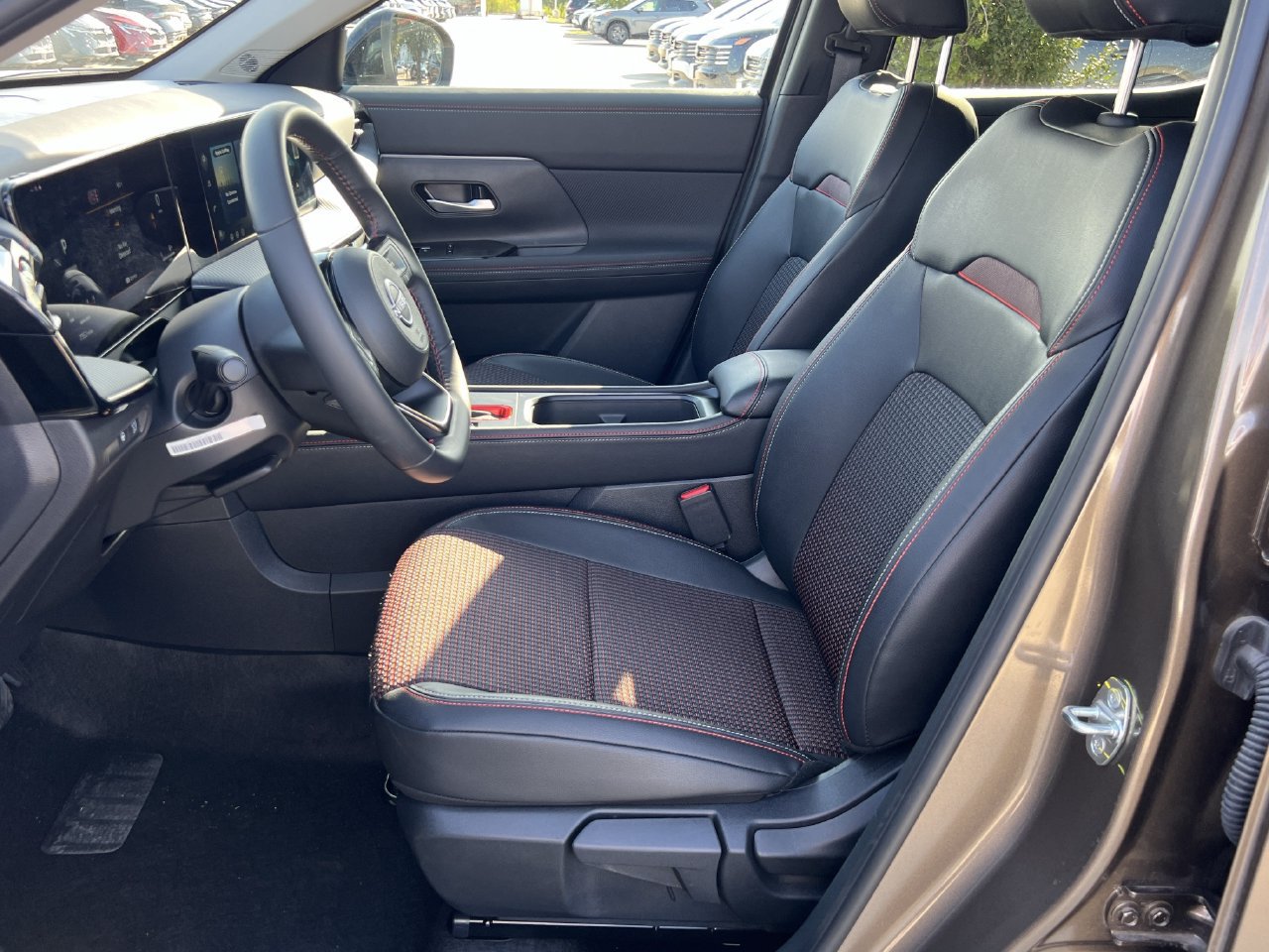 Certified 2026 Nissan Kicks SR FWD image 9