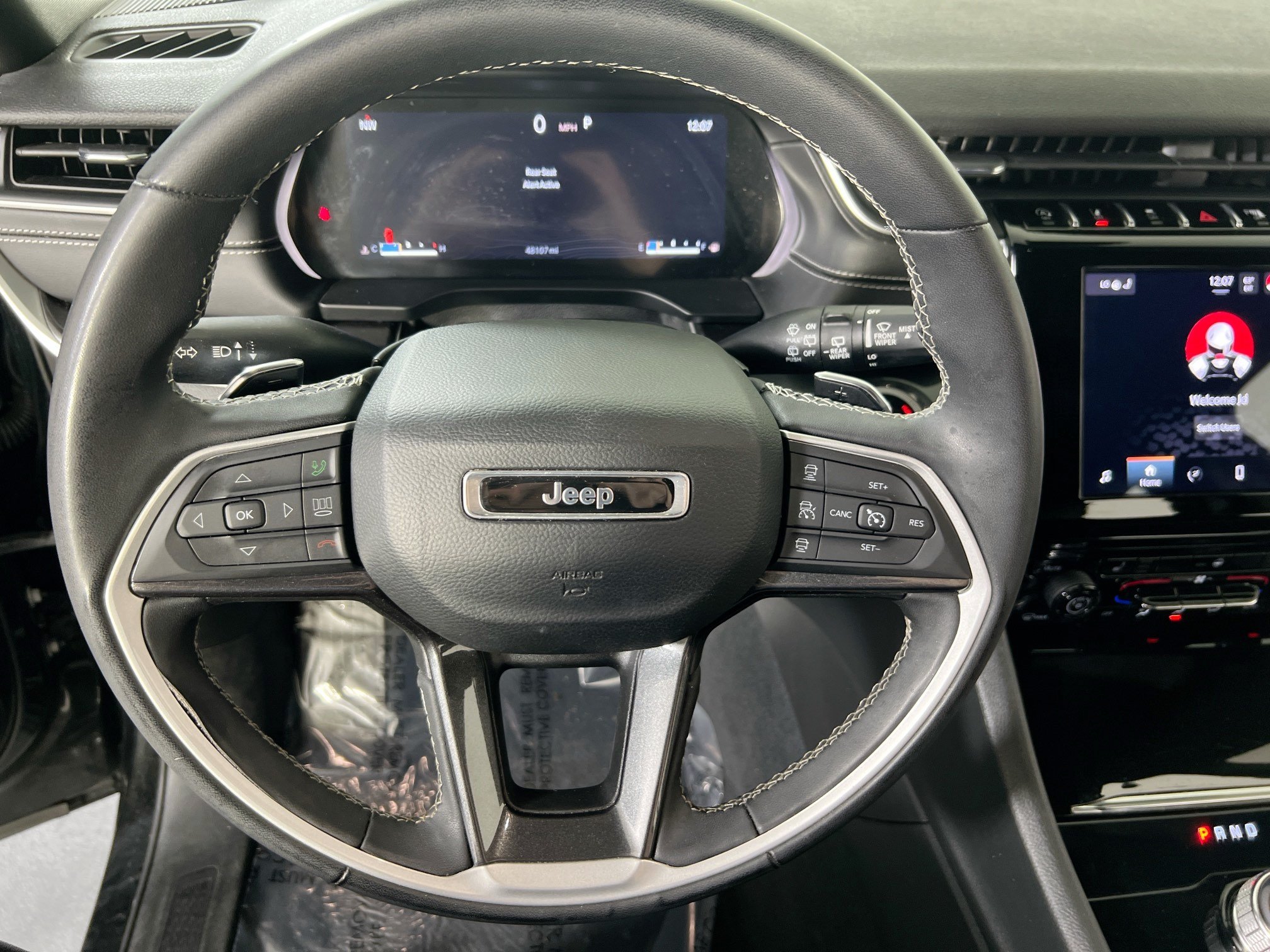 Used 2023 Jeep Grand Cherokee Altitude AWD/4WD image 11