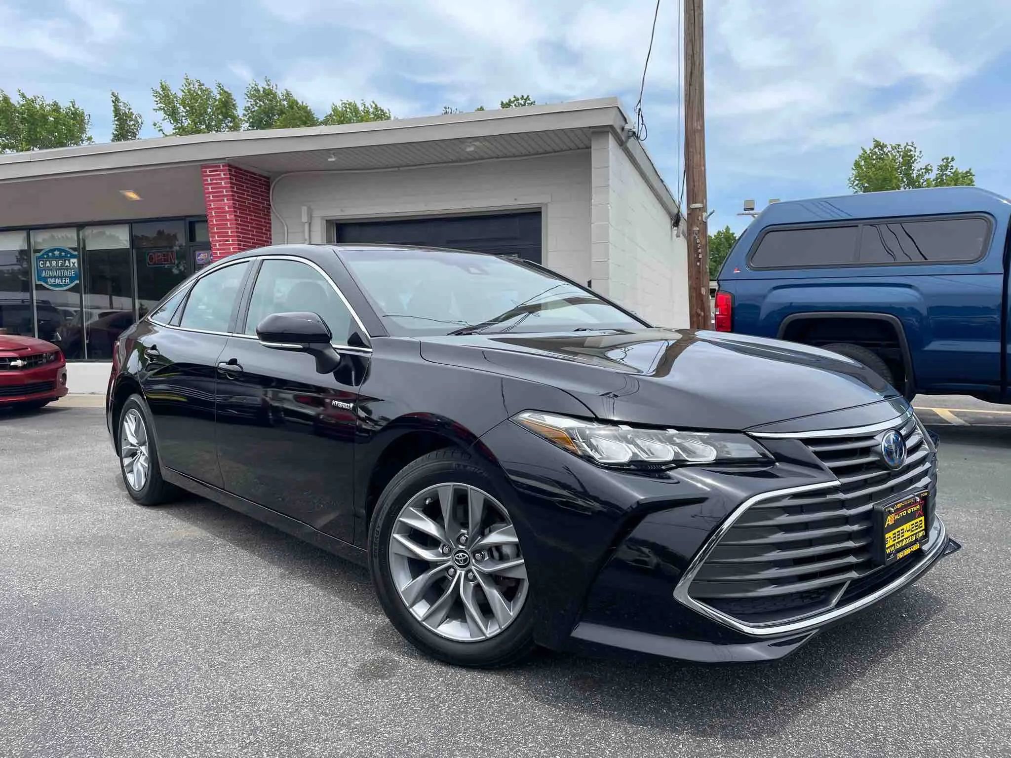 Used 2019 Toyota Avalon XLE video 1