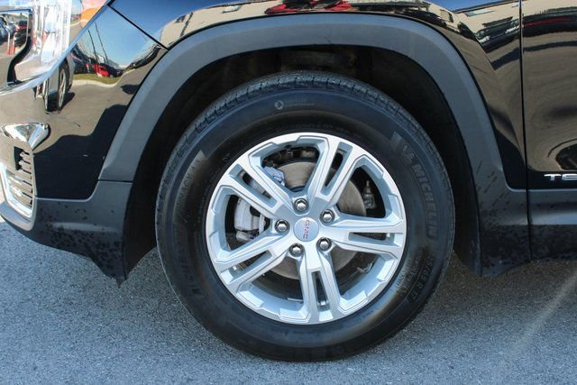 Used 2023 GMC Terrain SLE w/ Driver Convenience Package image 34