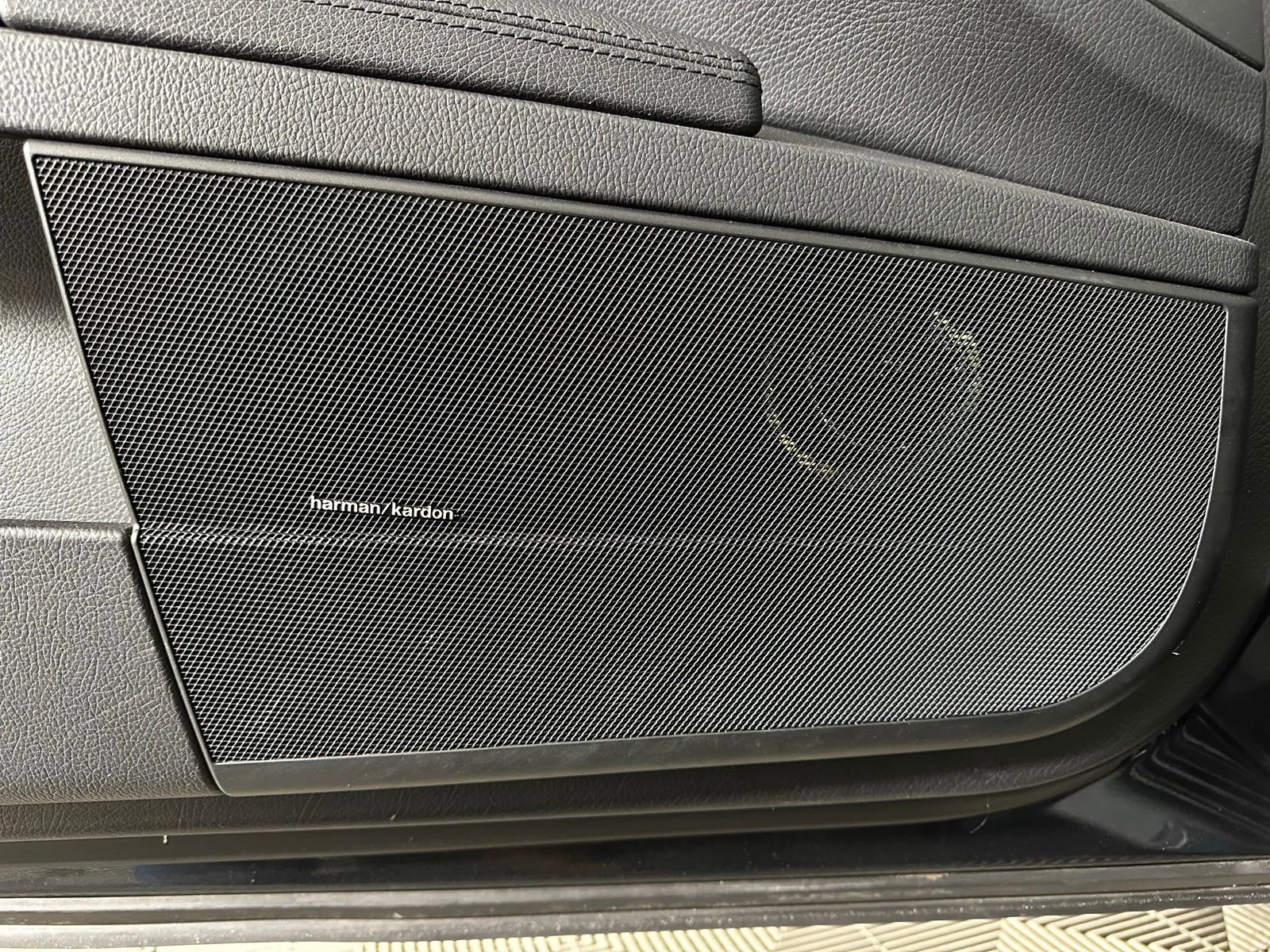 Used 2011 Mercedes-Benz S 550 4MATIC image 22