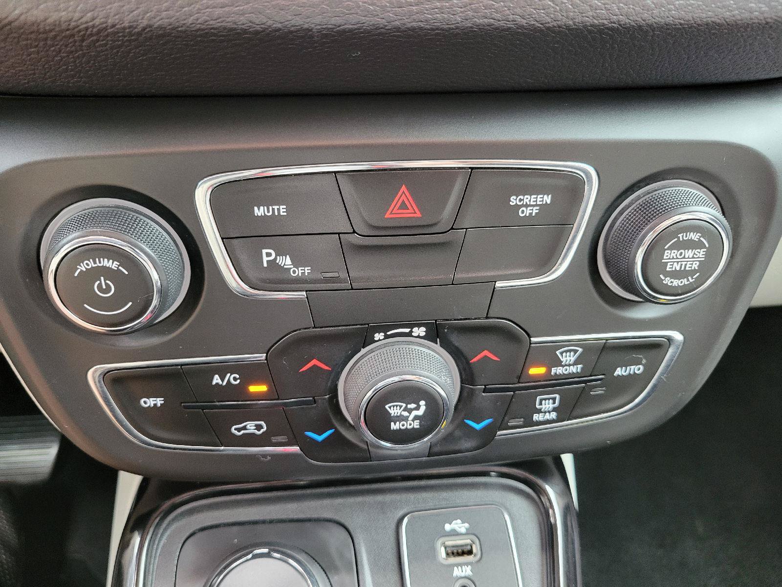 Used 2017 Jeep Compass Limited w/ Navigation Group AWD/4WD image 15